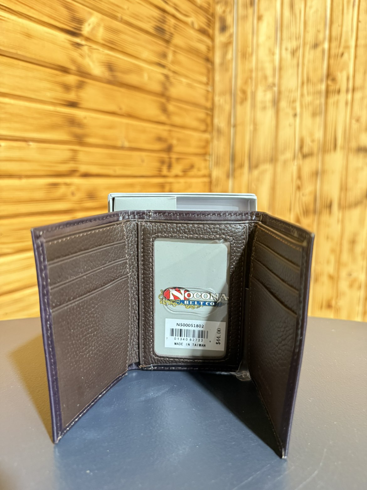 Floral Embossed Bifold D4602