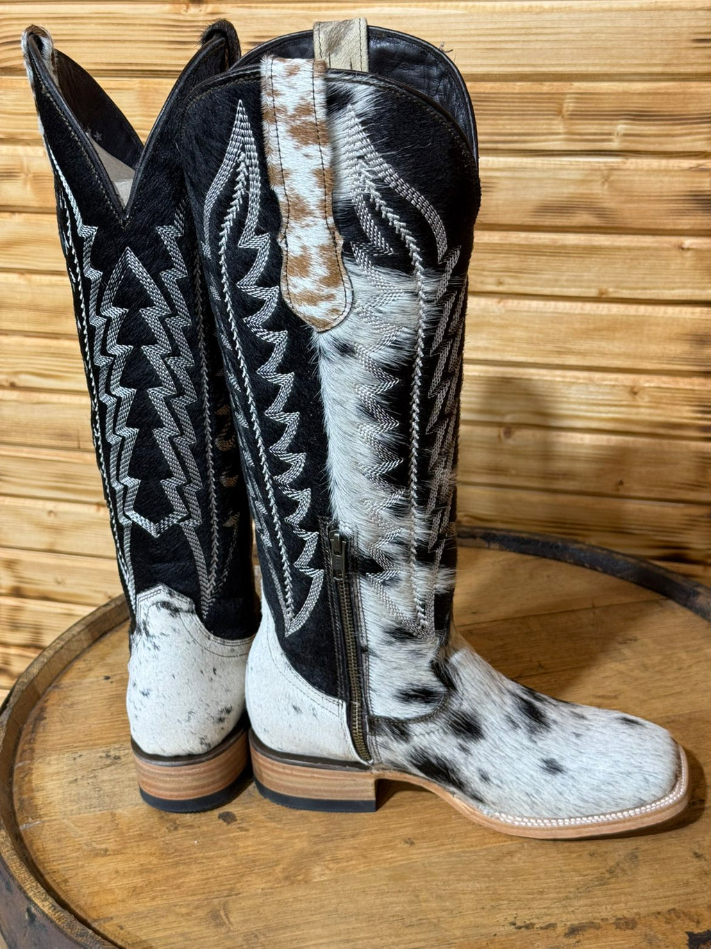 Carmina Cowhide Tall black/white Square Toe