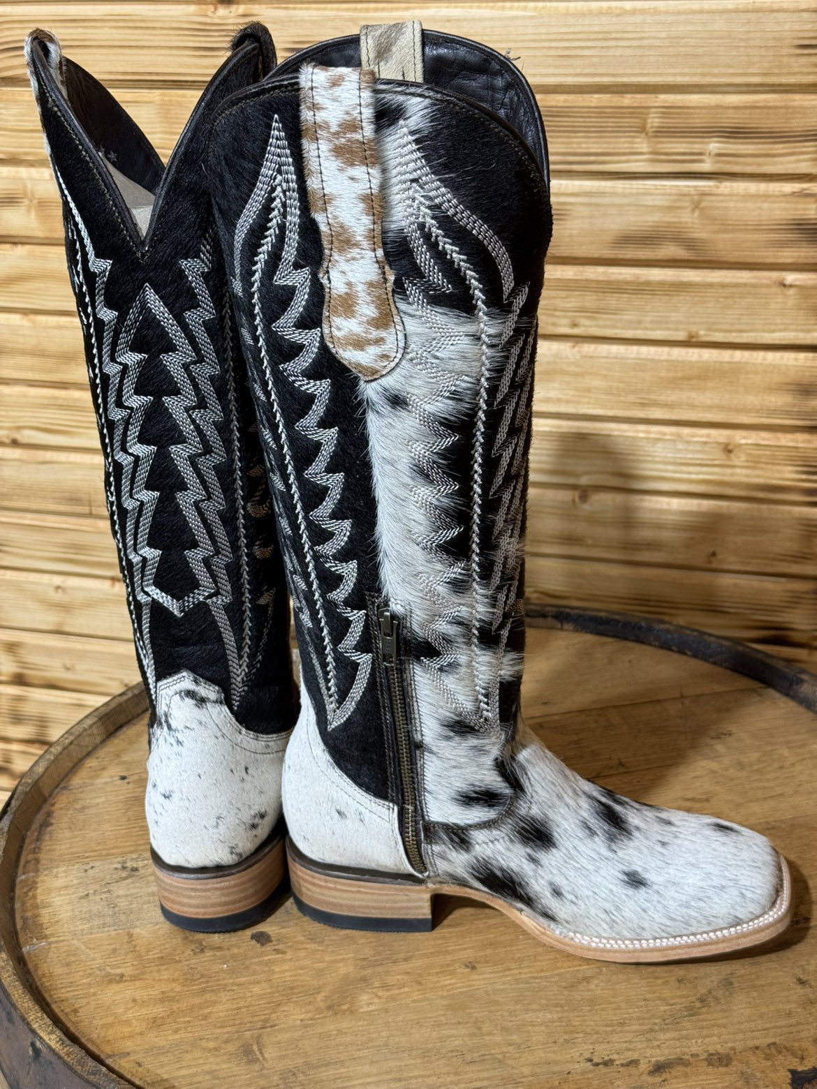 Carmina Cowhide Tall black/white Square Toe