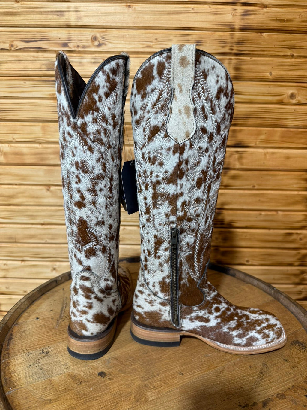 Carmina Cowhide Tall Brownwhite Square Toe