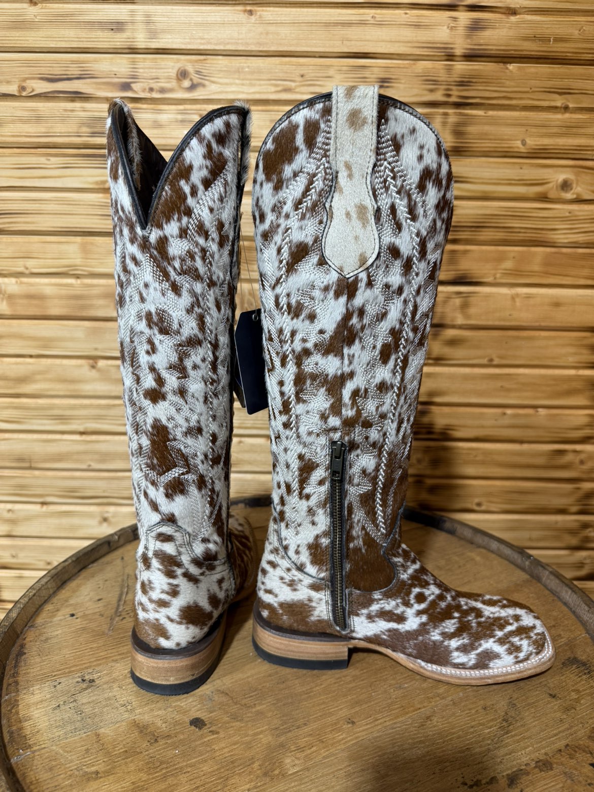 Carmina Cowhide Tall Brownwhite Square Toe
