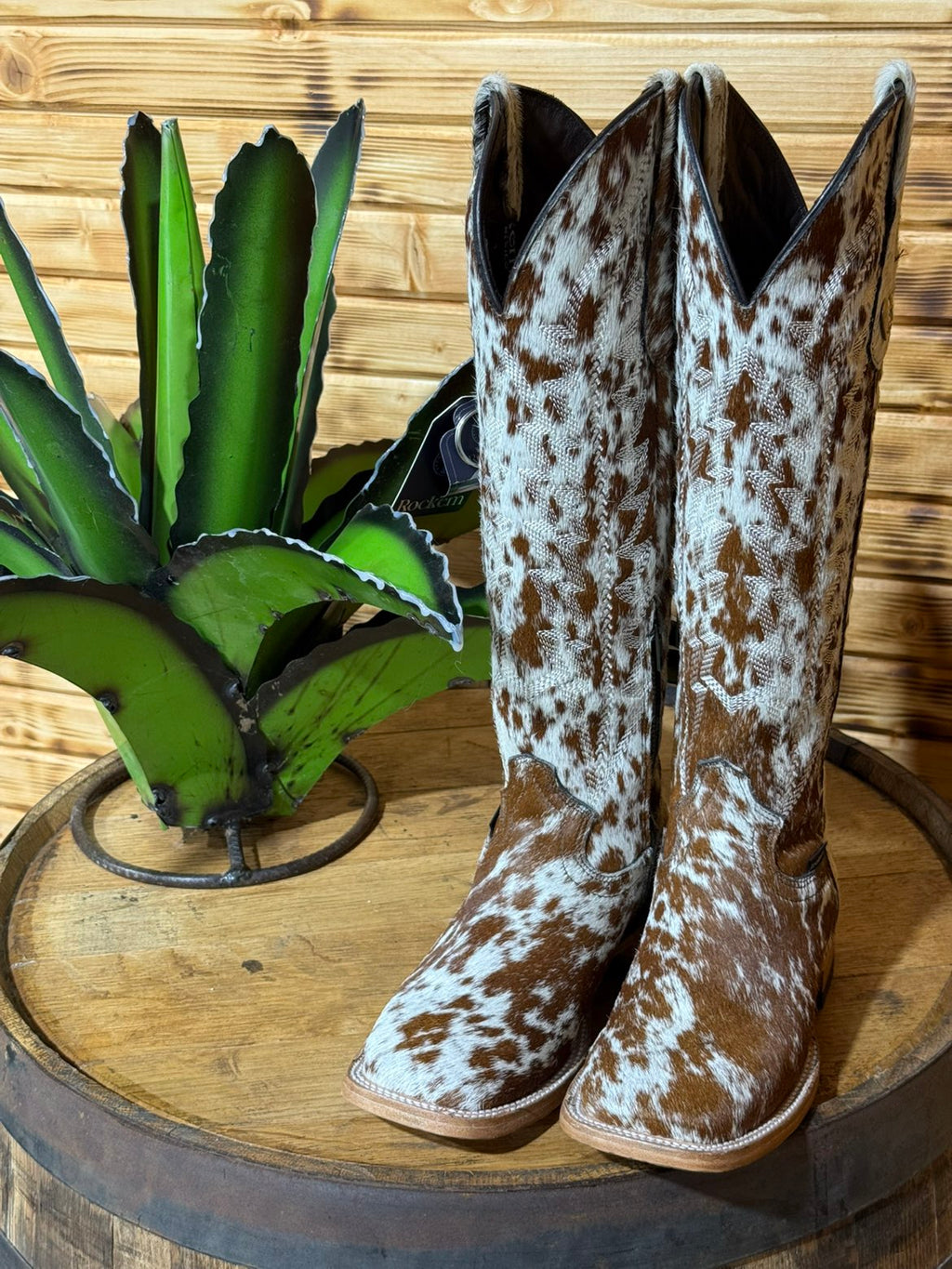 Carmina Cowhide Tall Brownwhite Square Toe