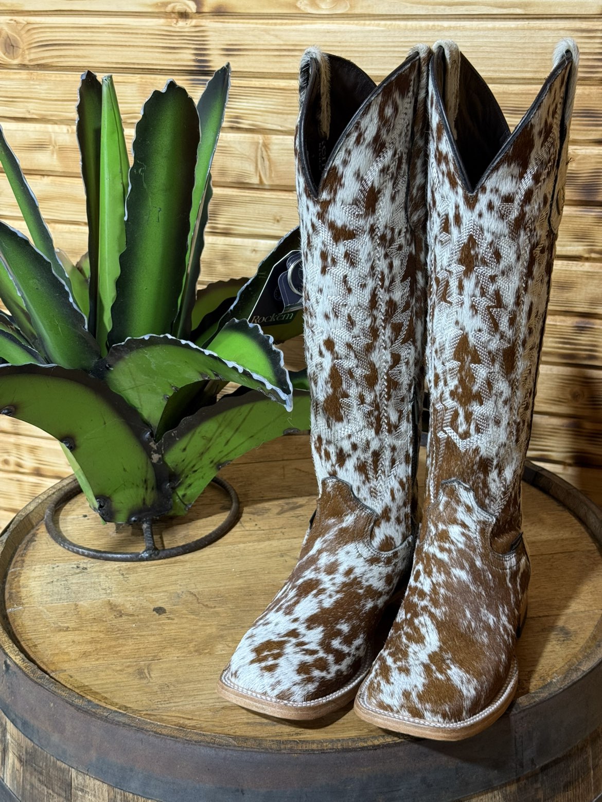 Carmina Cowhide Tall Brownwhite Square Toe